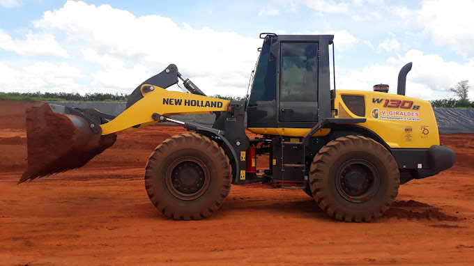 Pá carregadeira New Holland da frota VGiraldes